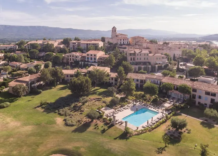 Pierre & Vacances Hotel Du Golf De Pont Royal En Provence