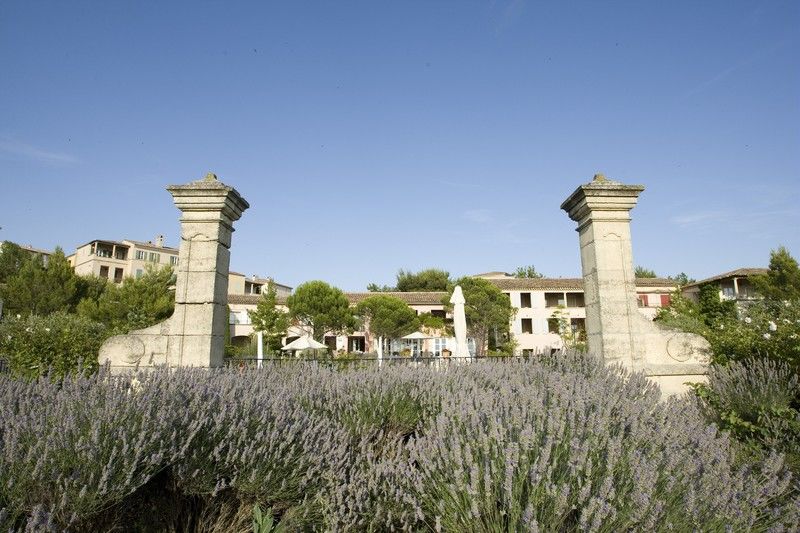 Pierre & Du Golf De Pont Royal En Provence Aparthotel