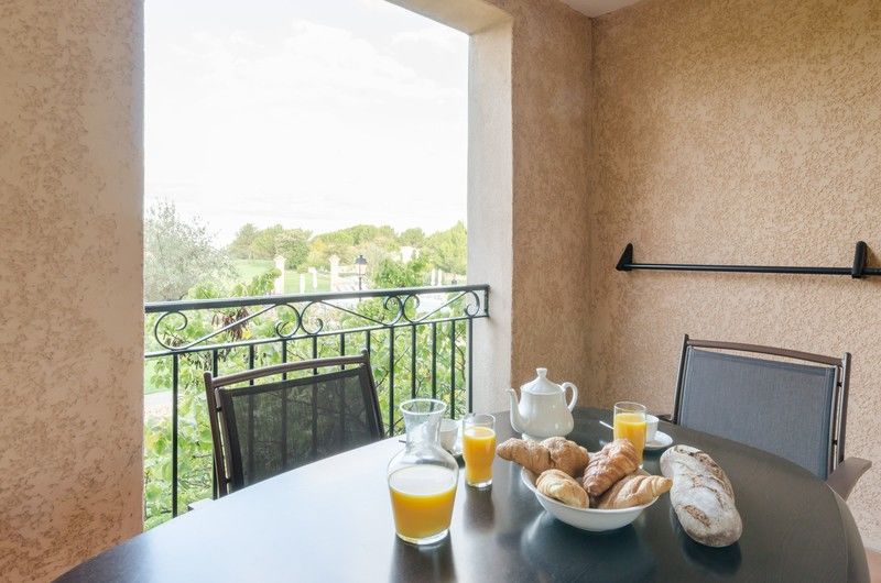 Aparthotel Pierre & Du Golf De Pont Royal En Provence 3*