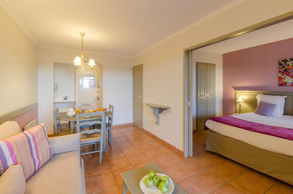 Aparthotel Pierre & Du Golf De Pont Royal En Provence 3*